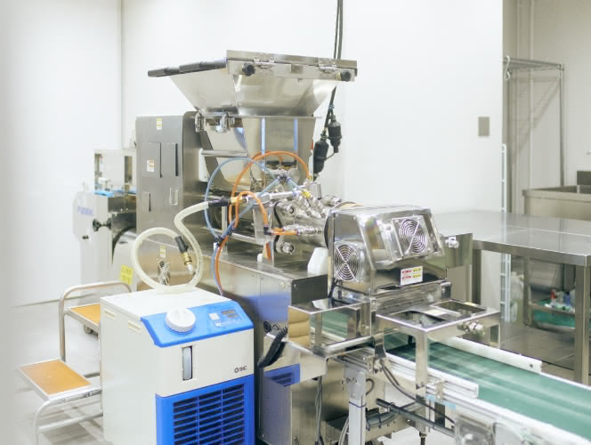 2種の麺を製造できる、製麺工場