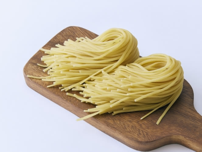 ランチの後には生麺のお持ち帰りも！