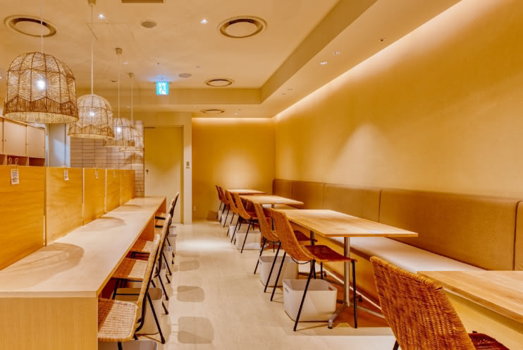 圧倒的存在感の生パスタ店を創出